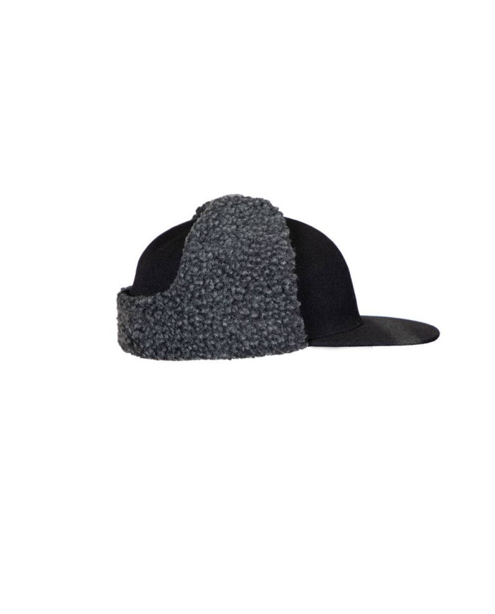 9082 GORRA CON OREJERAS NEW WAVE