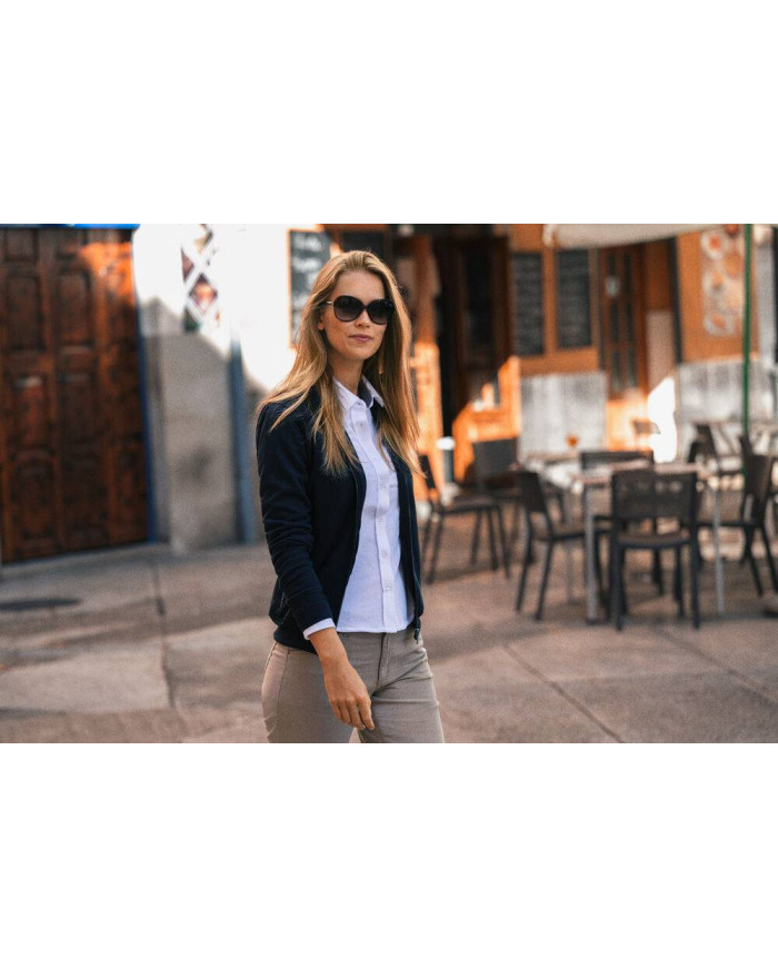 Melville Heights Woman NEW WAVE